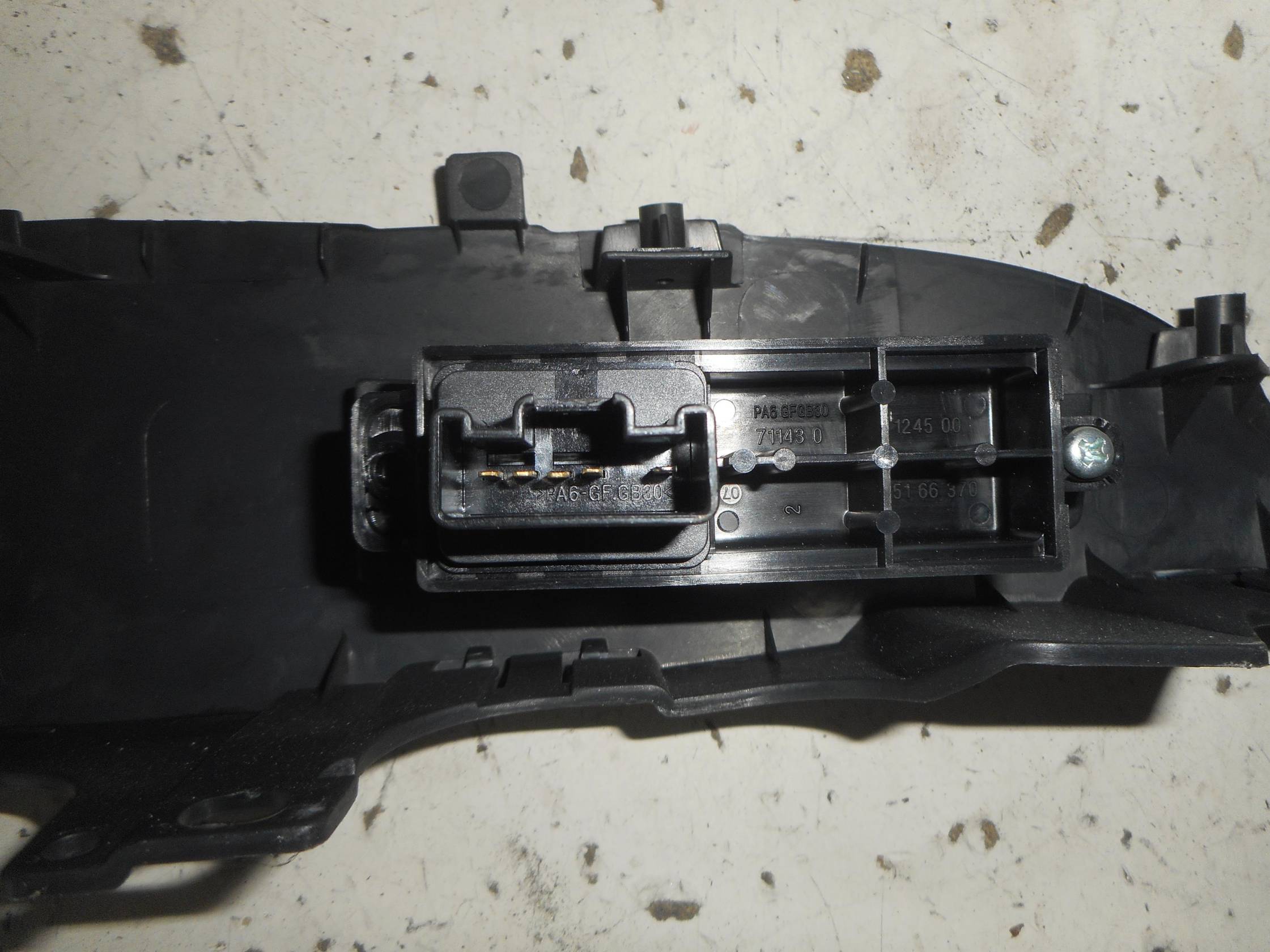 Interruttore alzacristalli porta ant.